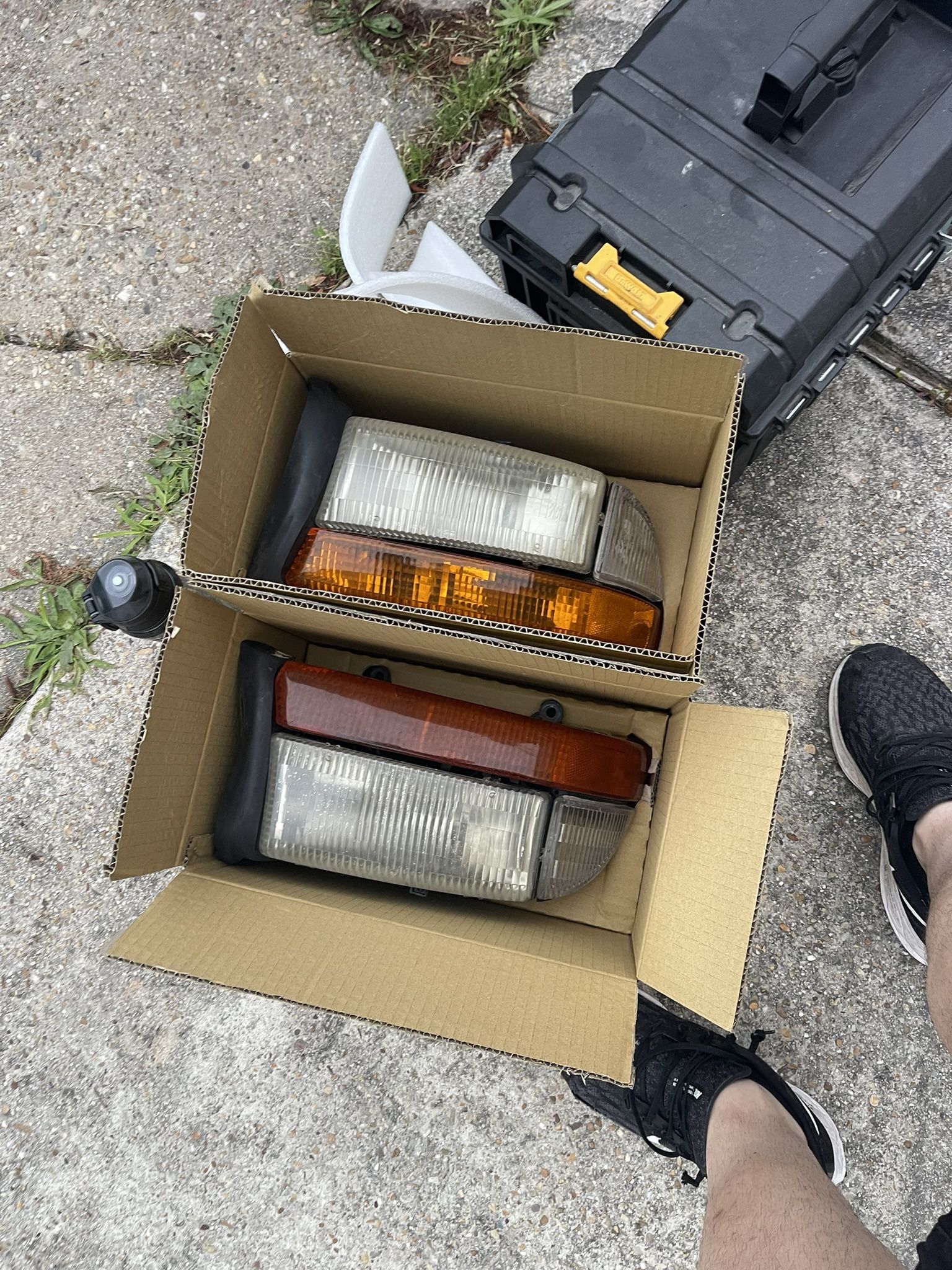 2004 Dodge Dakota Headlights