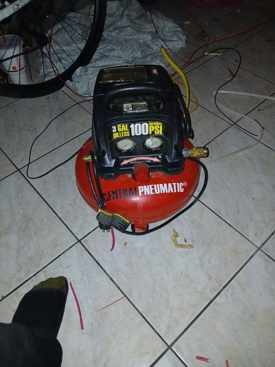 3 GAL OILLESS 100PSI AIR COMPRESSOR