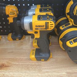 DEWALT 20-Volt MAX Cordless 1/4 in. Impact Driver (Tool-Only)