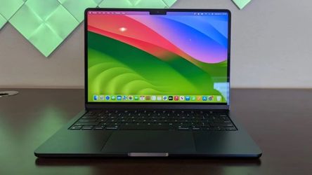 Late 2025. MacBook Air 13”. M4 chip/24Gb ram /1Tb sdd