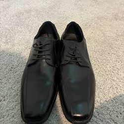 Dress shoes