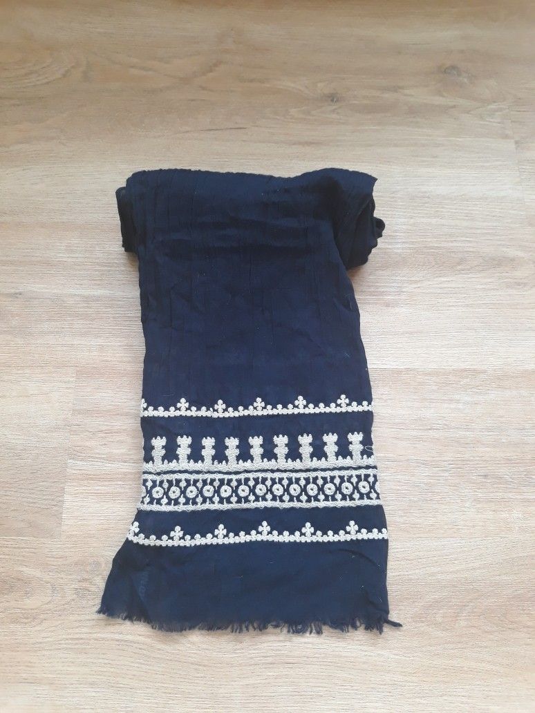 NEW - Old Navy Folk Embroidered Oversized Scarf