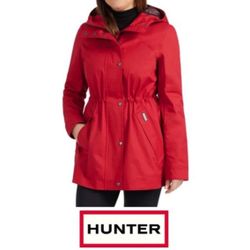 New Hunter Women’s Hooded Rain Jacket, brand new with tags! Sizes XL and XXL. 