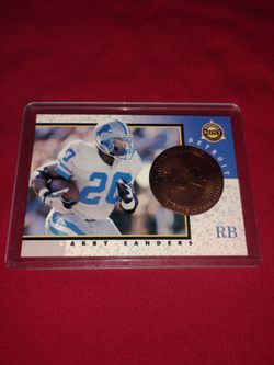 Near Mint 1997 Barry Sanders Football Card - Pinnacle #8