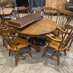 Cozy Spindle Back Dining Set w/ 2 Leaves