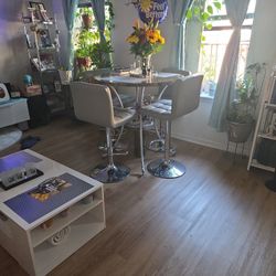 Dining Table And 4 CHAIRS