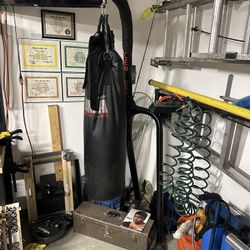 Century Rack With 70lb Bag