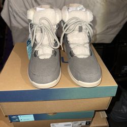 Women’s JBU Grey & Cream Winter Boots Sz 7.5