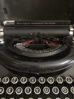 Vintage Noiseless Typewriter