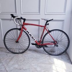 Excellent condition Masi Partenza road bike , race ready , less than  100 miles on It . In like-new condition. Size is 53cm . For someone who is 5'5 t