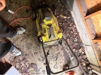 Electric lawn mower