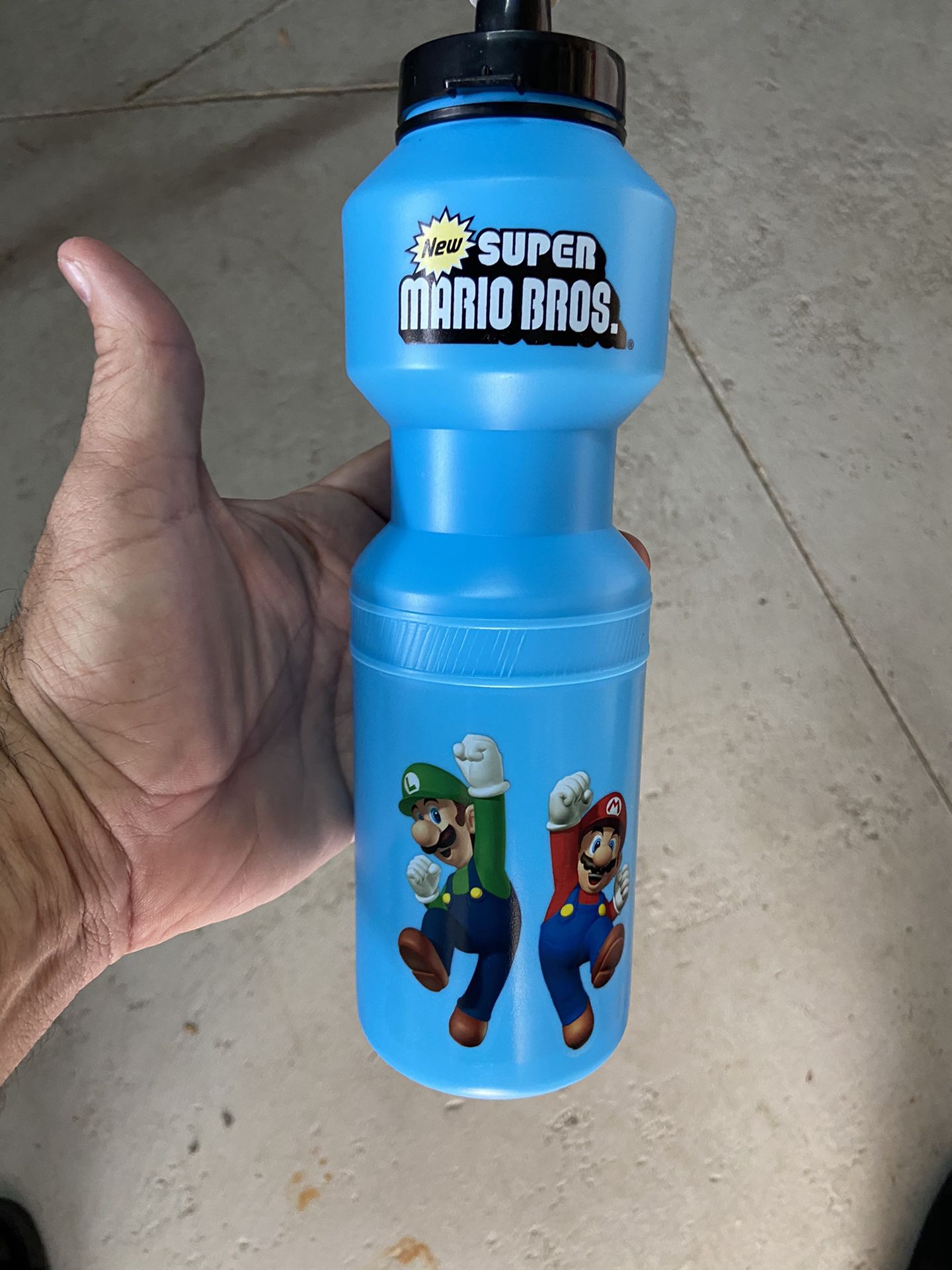 10” water bottle Nintendo super Mario Luigi bro’s figures still in plastic cool gift for gamer