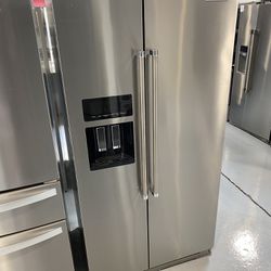 Stainless Steel 22.6 Cu. Ft. Counter Depth Side-by-Side Refrigerator 