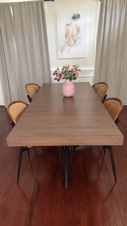 Dining room table
