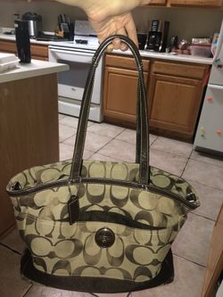 COACH DIAPER BAG- TONS OF SPACE/ POCKETS/BOTTLE HOLDERS