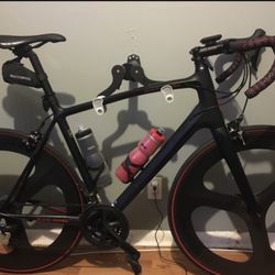 Carbon Fiber Road Bike With Carbon Fiber Wheels 