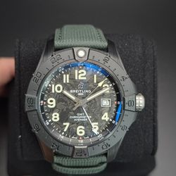 Breitling Avenger GMT 44 Night Mission 
