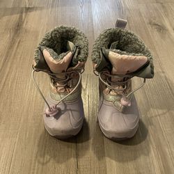 Girl Snow Boots Size 9/10