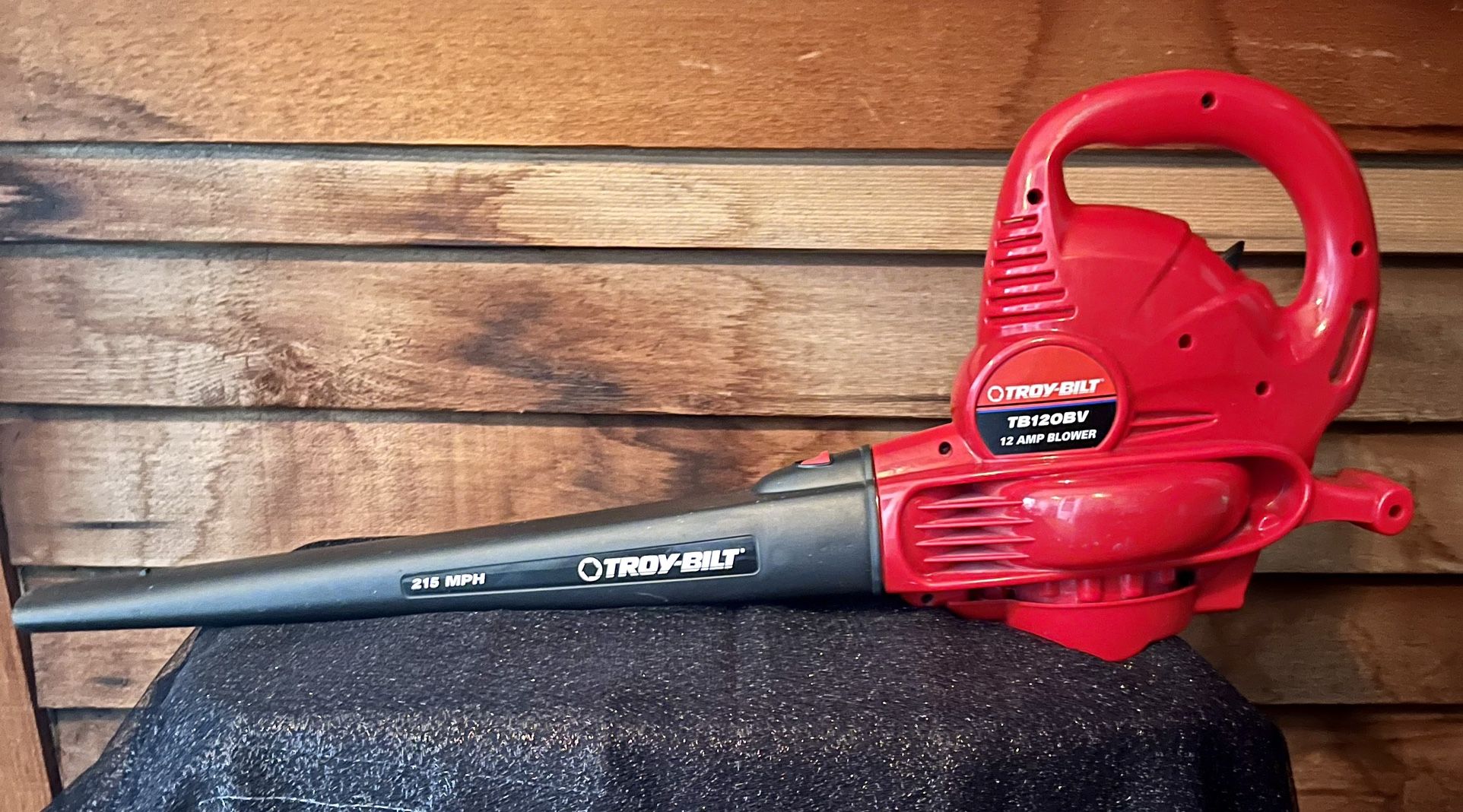 TOOLS | Leaf Blower w/attachments corded