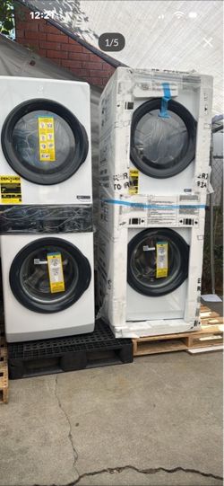 Shop Electrolux 4/5 4.4 cu. ft. Stacked Washer and 8.0 cu. ft. Electric Dryer Laundry Tower in White with LuxCare Wash, Energy Star 食食實食 （