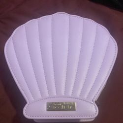 Seashell case with turquoise makeup brushes Never used super cute 