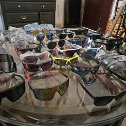 RESALE OPPORTUNITY 50 PAIRS GREAT QUALITY SUNGLASSES BLOW OUT ...LOOK!!!