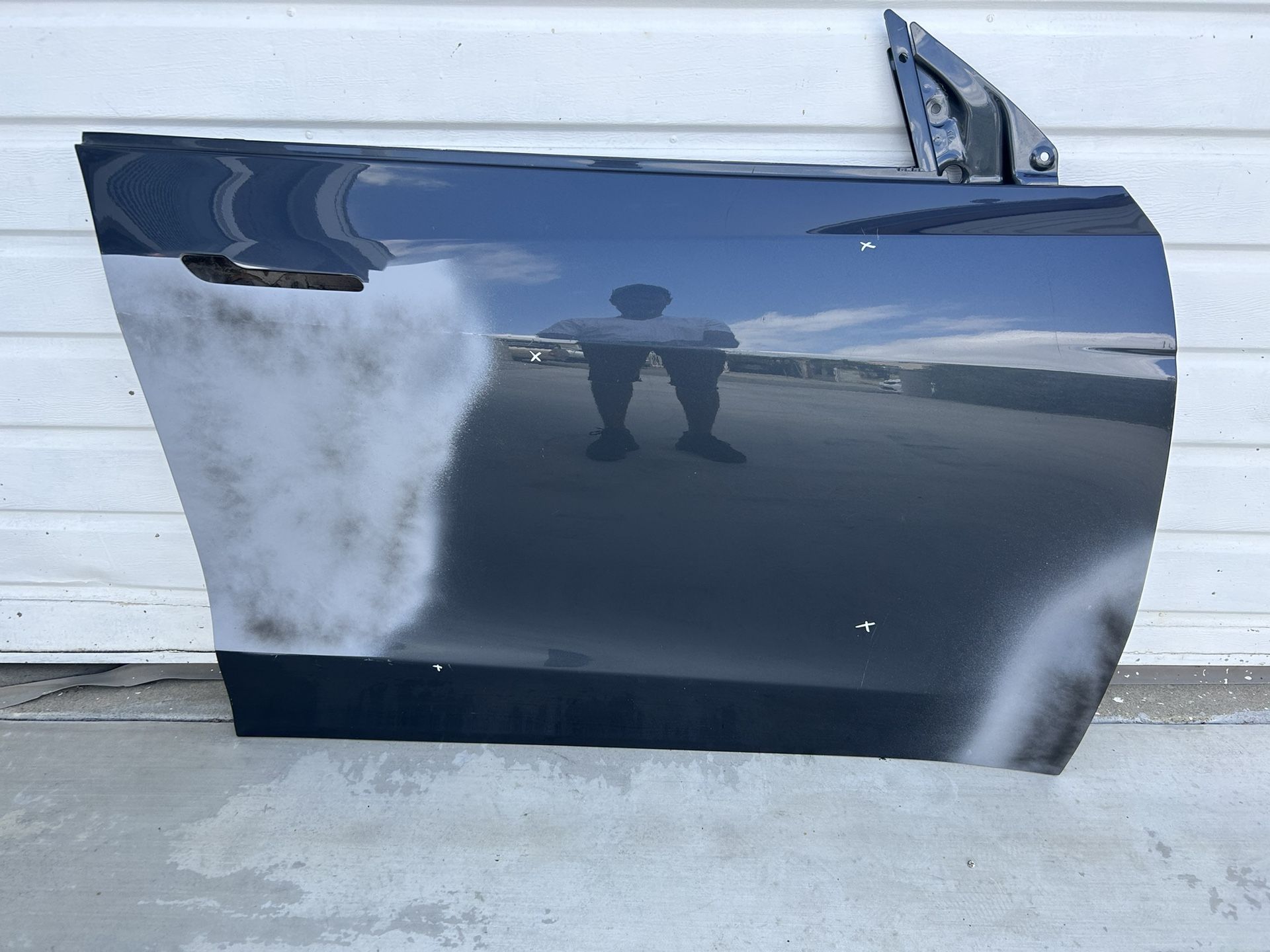 Tesla Model Y Front Door Right Passenger 2020 - 2024 Used Original
