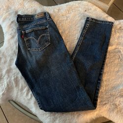 Woman’s Levi’s Jeans