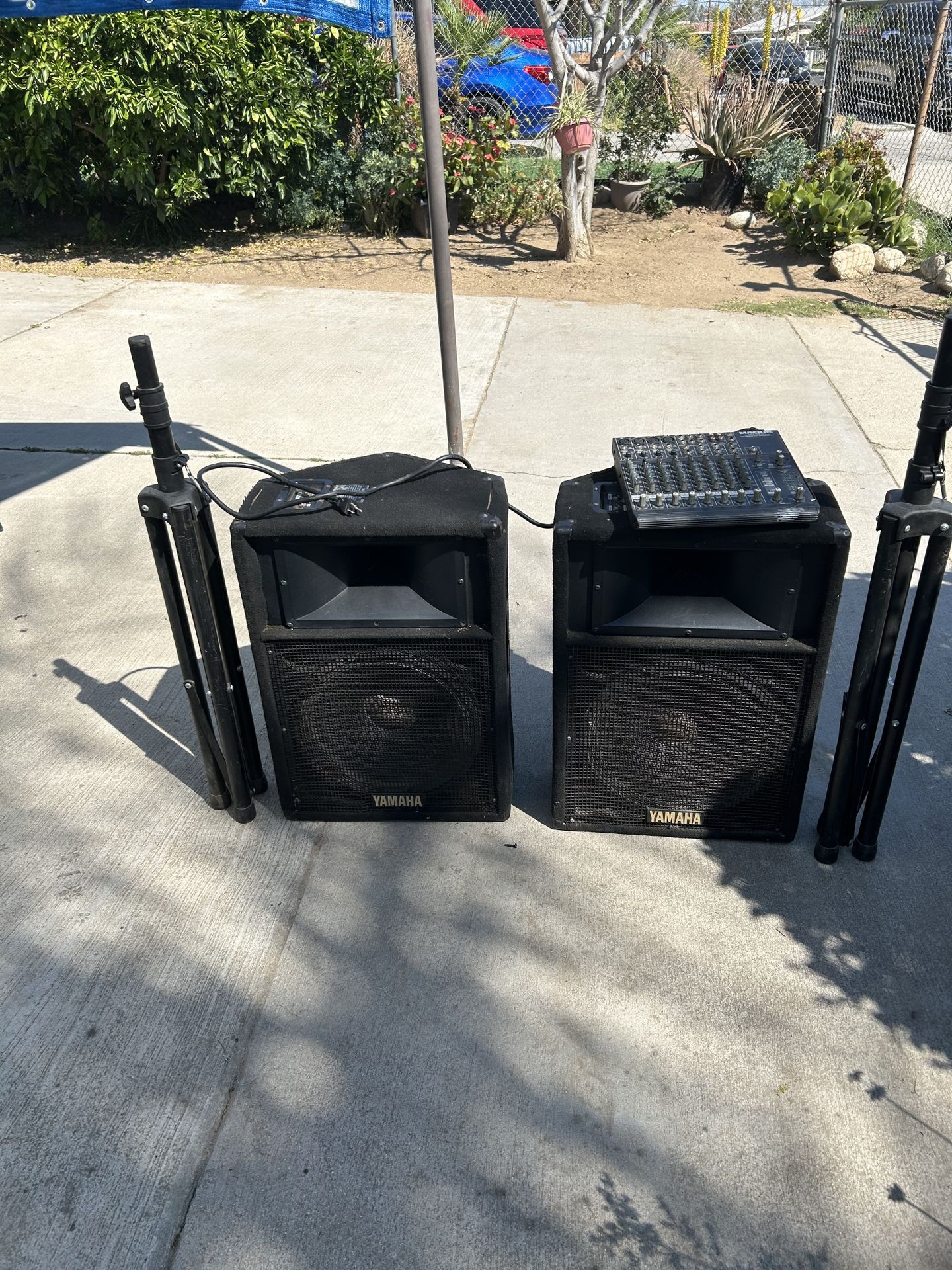 Yamaha speakers