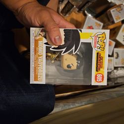 Selling Momo Yaoyorozu Funko 605