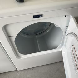 Maytag Washer & Electric Dryer Combo $600