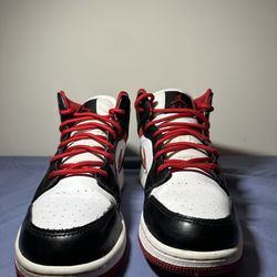 Air Jordan 1 Mid Youth