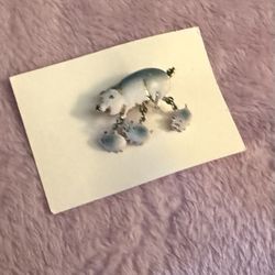 Vintage Scatter Pin -  Blue Momma & Baby Pigs - New Out Of Box