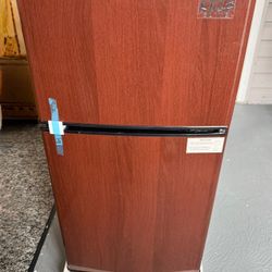 KRIB BLING 3.5 Cu.Ft Apartment Refrigerator W/ Freezer,Vintage- Wood Design- NEW IN BOX  