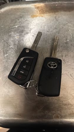 20224 Toyota Corolla fob key set