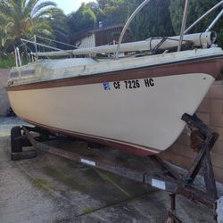25' McGregor Sailboat, 1982, Beige With Brown Paint. Good Condition.