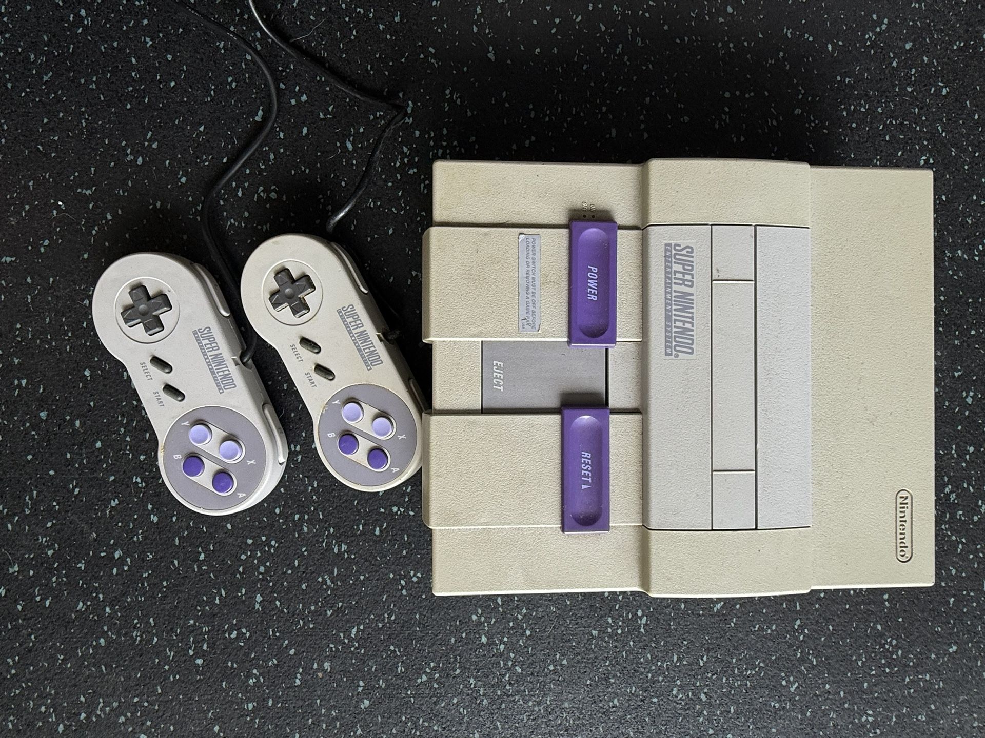 Super Nintendo Bundle 2 Controllers, 13 Games