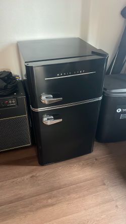 Black Magic Chef XL mini fridge