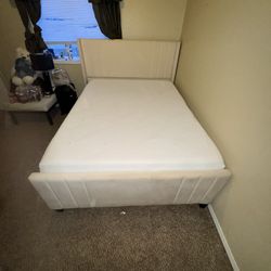 Queen Size Bed , Memory Foam Mattress