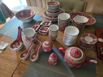Vintage Mun Shou Porcelain Set – 89 Pieces