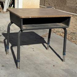 KIDS SCHOOL DESK
