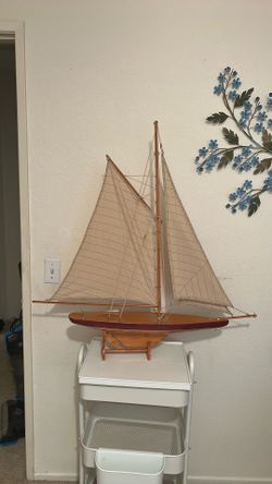 Large decorative model sailboat/Includes wooden display stand– “1895 Cup Racer.”