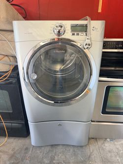 Electrolux dryer electric super capacity with Pedestal gray