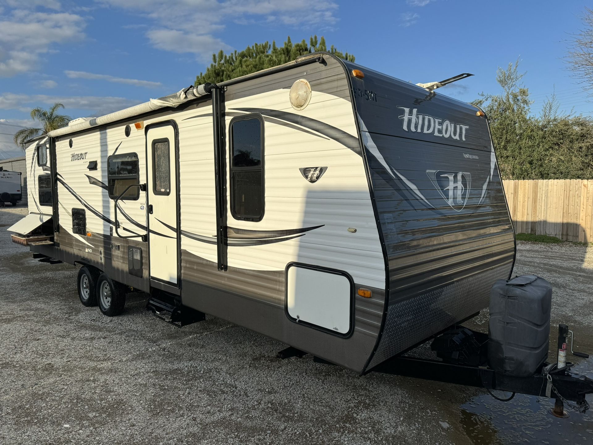 2015 Keystone Hideout 26ft for Sale in Riverside, CA - OfferUp