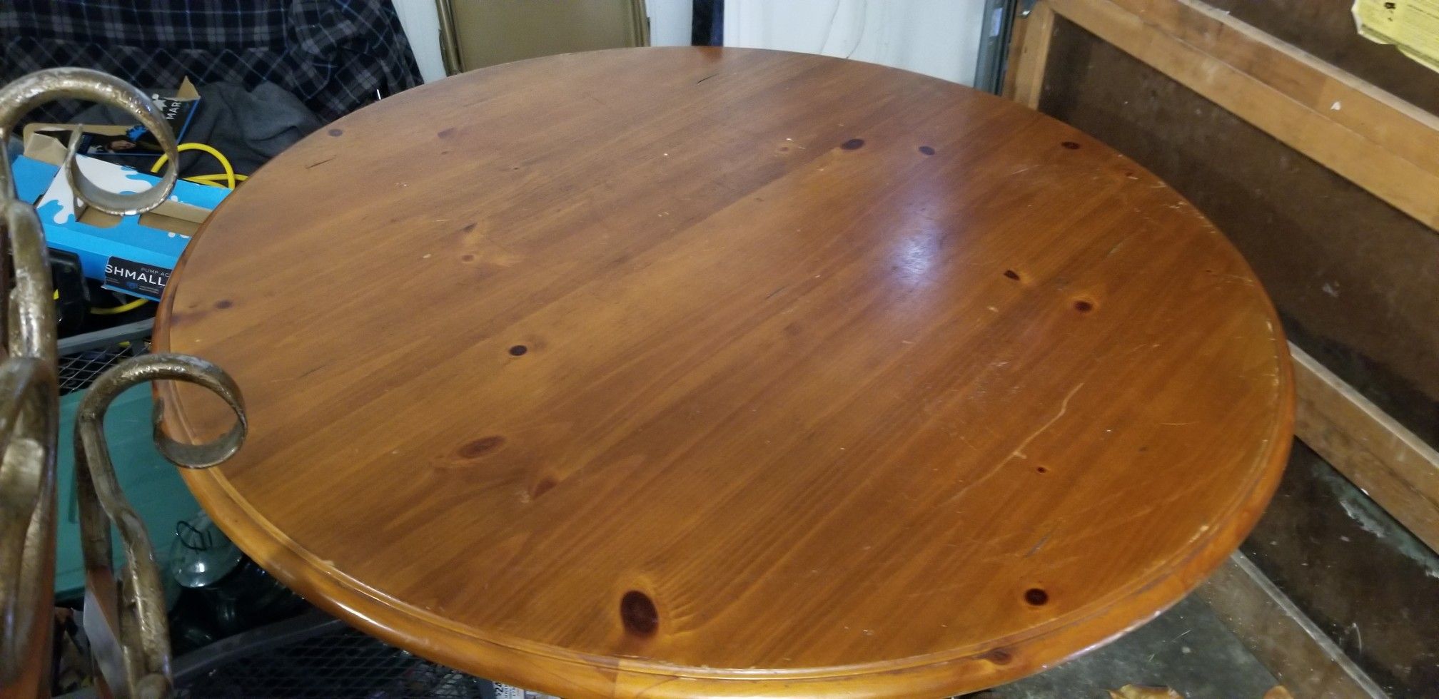 Kitchen table with 4 matching chairs