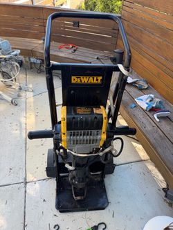 D25980K Pavement Breaker with Hammer Truck and Steel. [1] (https://offerup.com/redirect/?o=aHR0cHM6Ly93d3cuZGV3YWx0LmNvbS9lbi11cy9wcm9kdWN0L2QyNTk4MGs