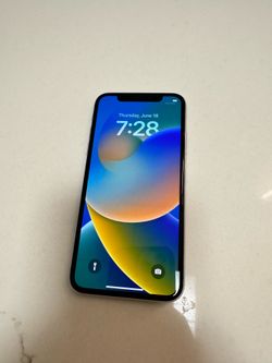 iPhone X 64GB UNLOCKED