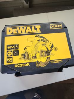 Dewalt - Circular saw kit - DC390K
