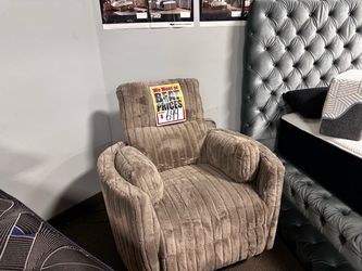 Stunning power recliner! $549 🩷🔥