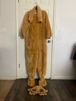 Halloween costume, no mask . It can be a lion, bear, cat. ! Unknown size but looks like M/L